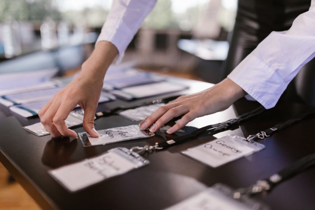 Preparación de acreditaciones para el control de accesos de un evento
